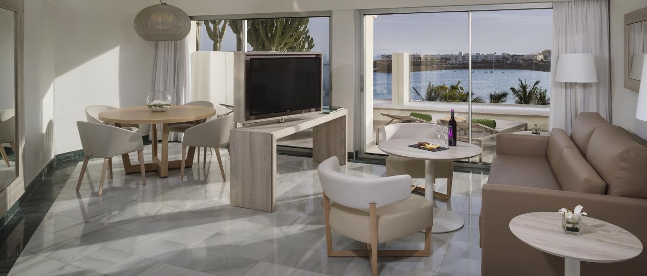 Melia Salinas, Penthouse Suite Living Room