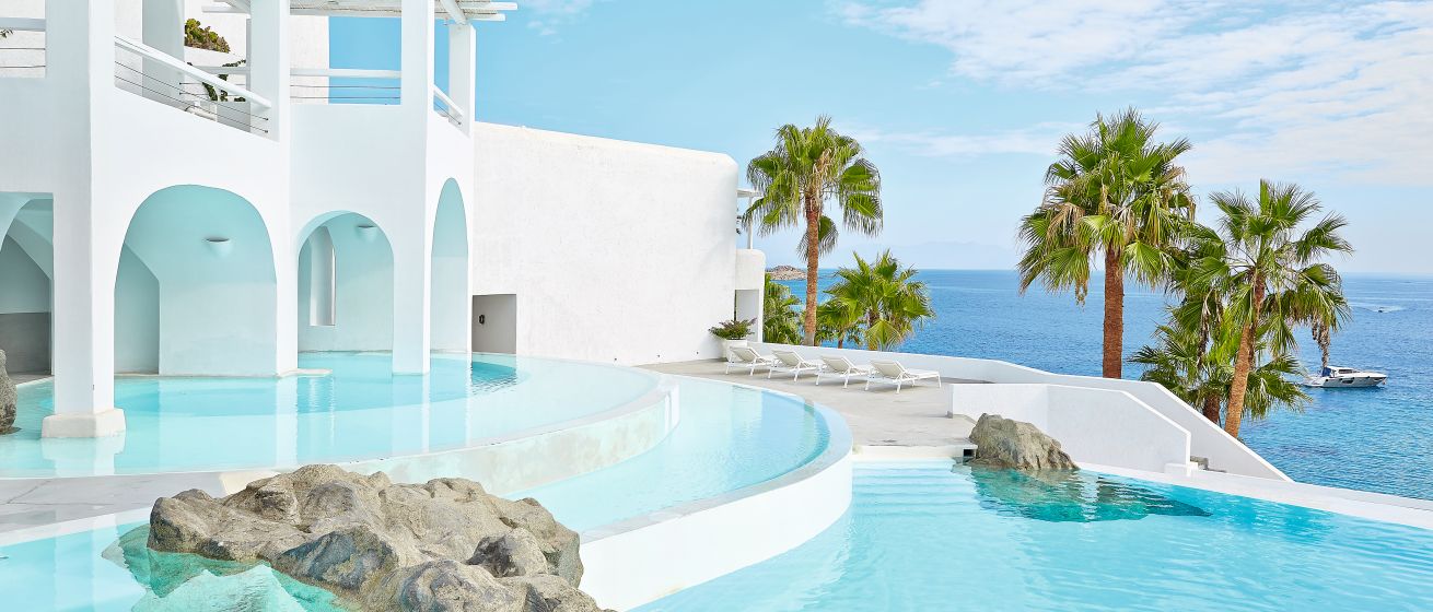 Mykonos Blu, Infinity Pool