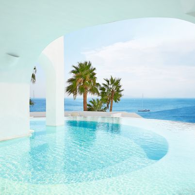 Mykonos Blu, Mykonos