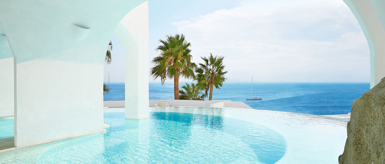 Mykonos Blu, Mykonos