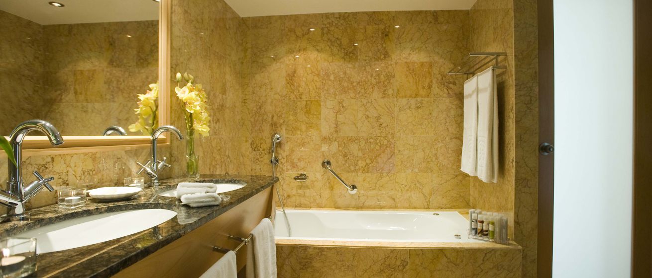 ASIMINA SUITES HOTEL BATHROOM