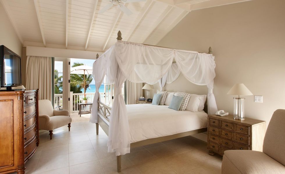 Blue Waters, Pelican House