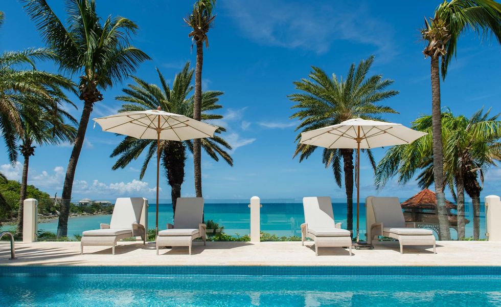 Blue Waters, Pool and Beach Area