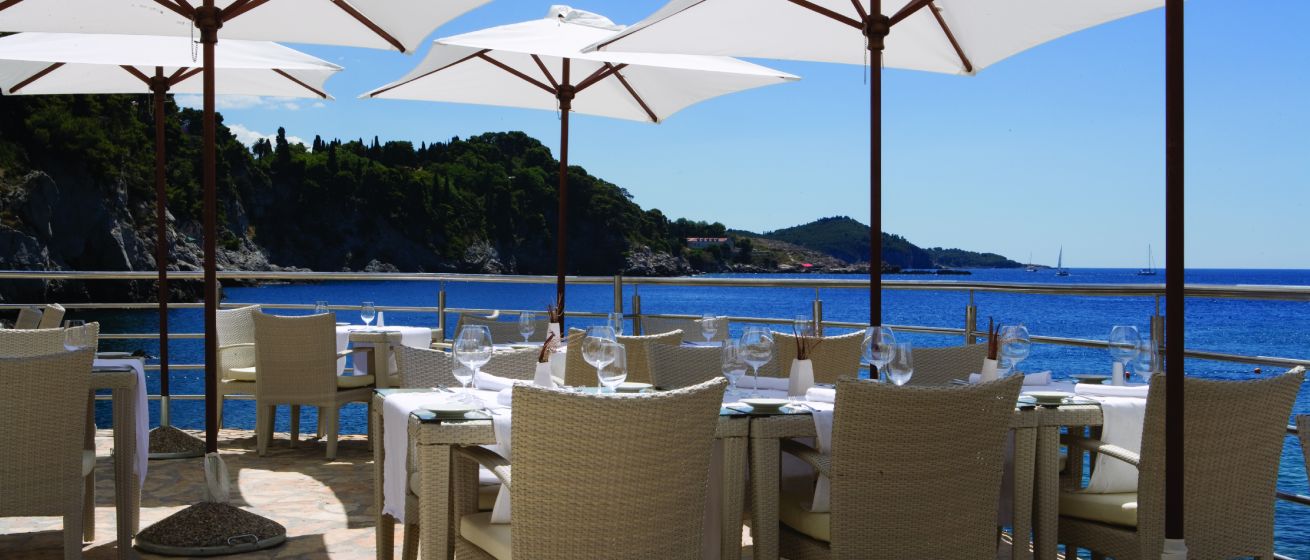 Hotel Bellevue, Beach bar Nevera