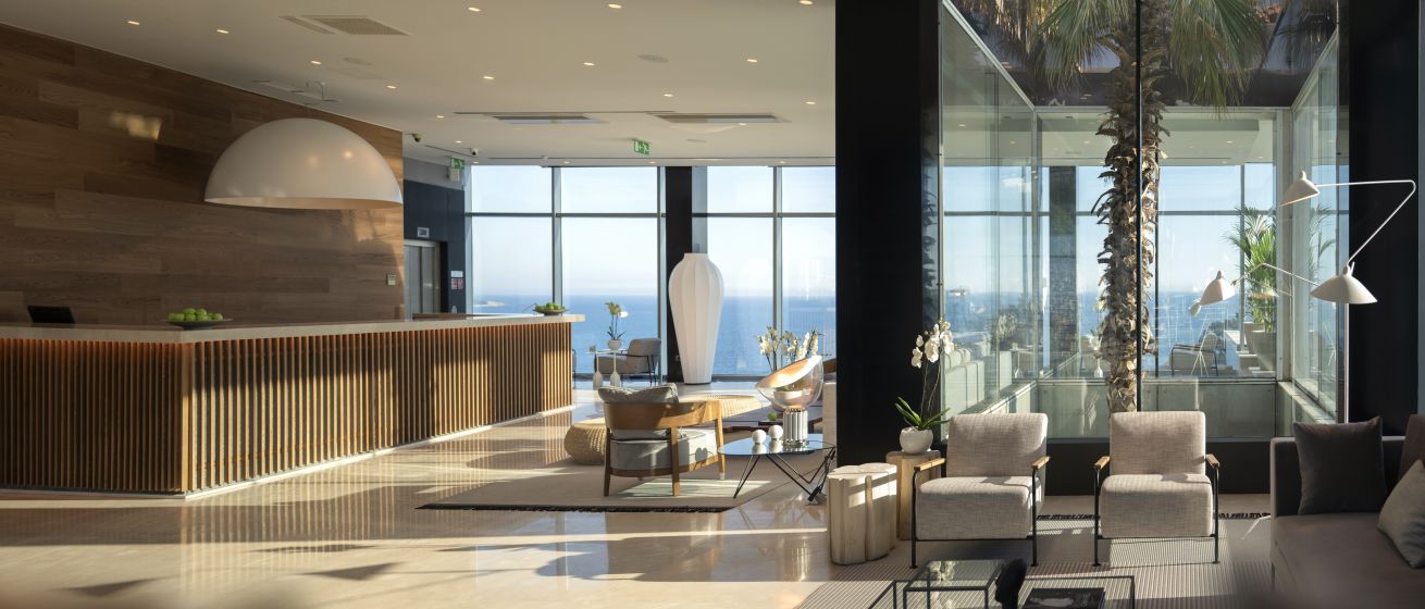 Hotel Bellevue, Reception