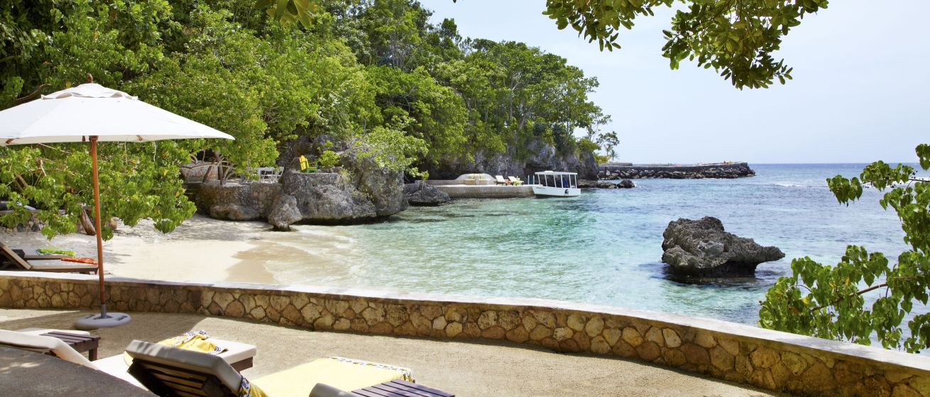 GoldenEye_Fleming Villa Private Beach