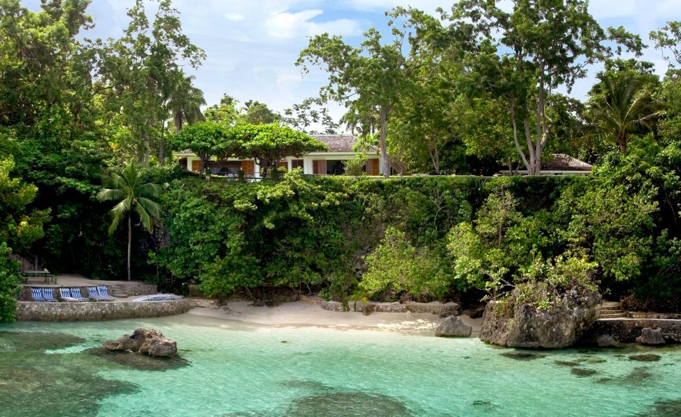 GoldenEye_Outside View