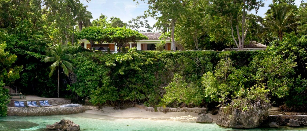 GoldenEye_Outside View