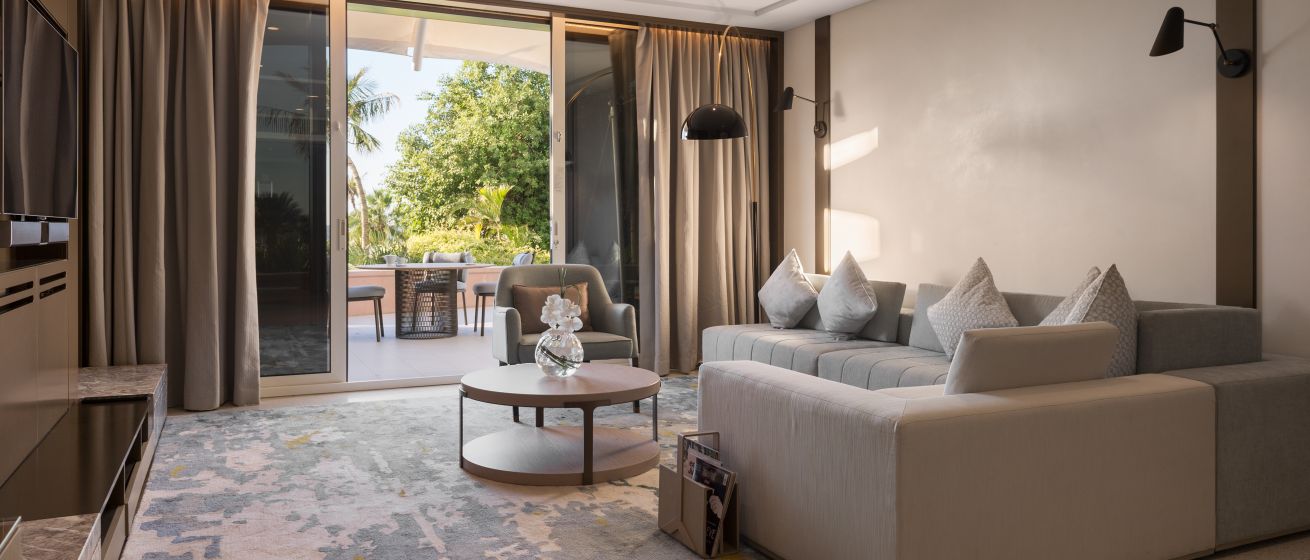 Jumeirah Beach Hotel_Family Garden Suite Living