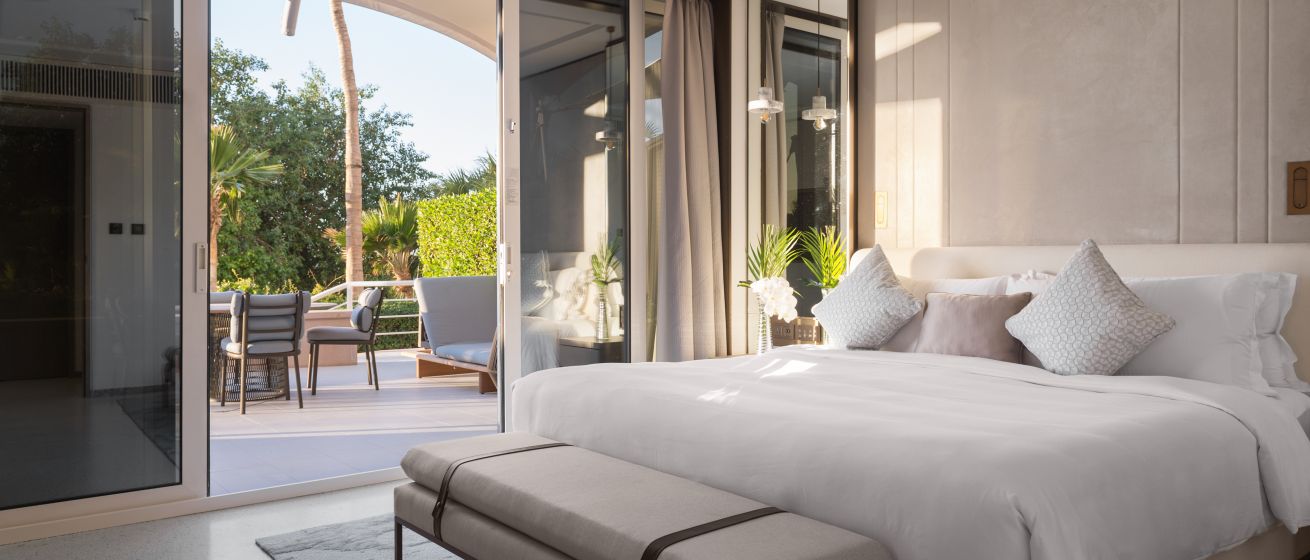 Jumeirah Beach Hotel_Family Garden Suite Bedroom