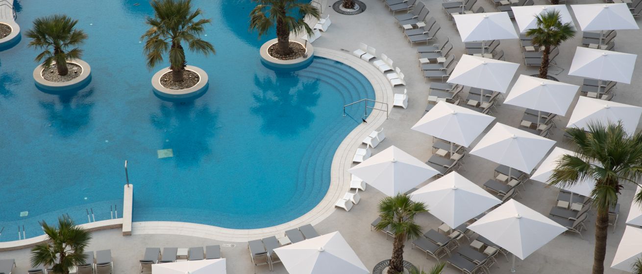 Jumeirah Beach Hotel_Pool Top View