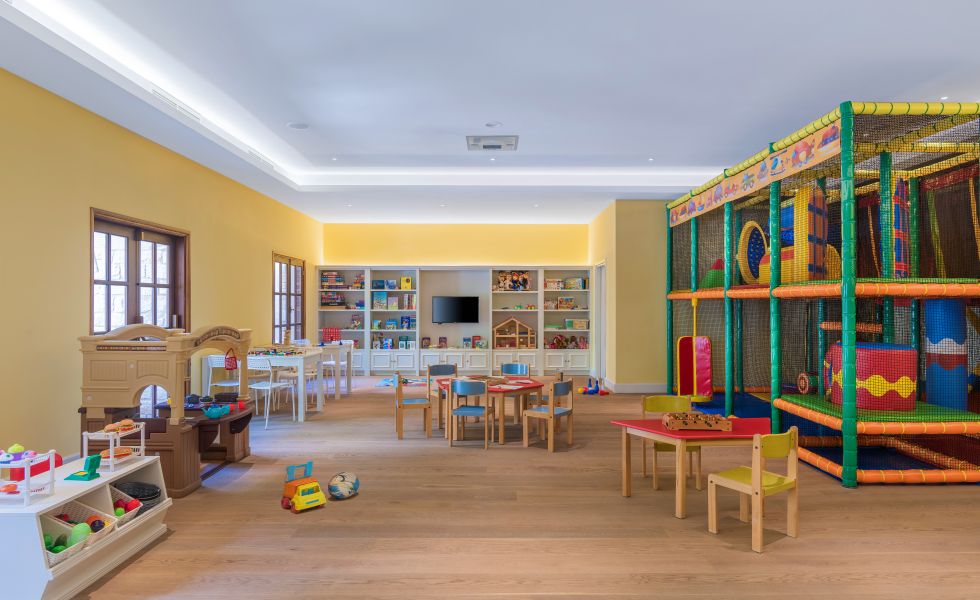 Elysium, Kids Club