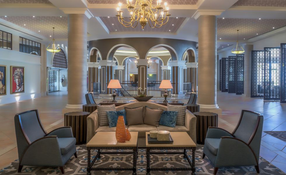Elysium, Lobby