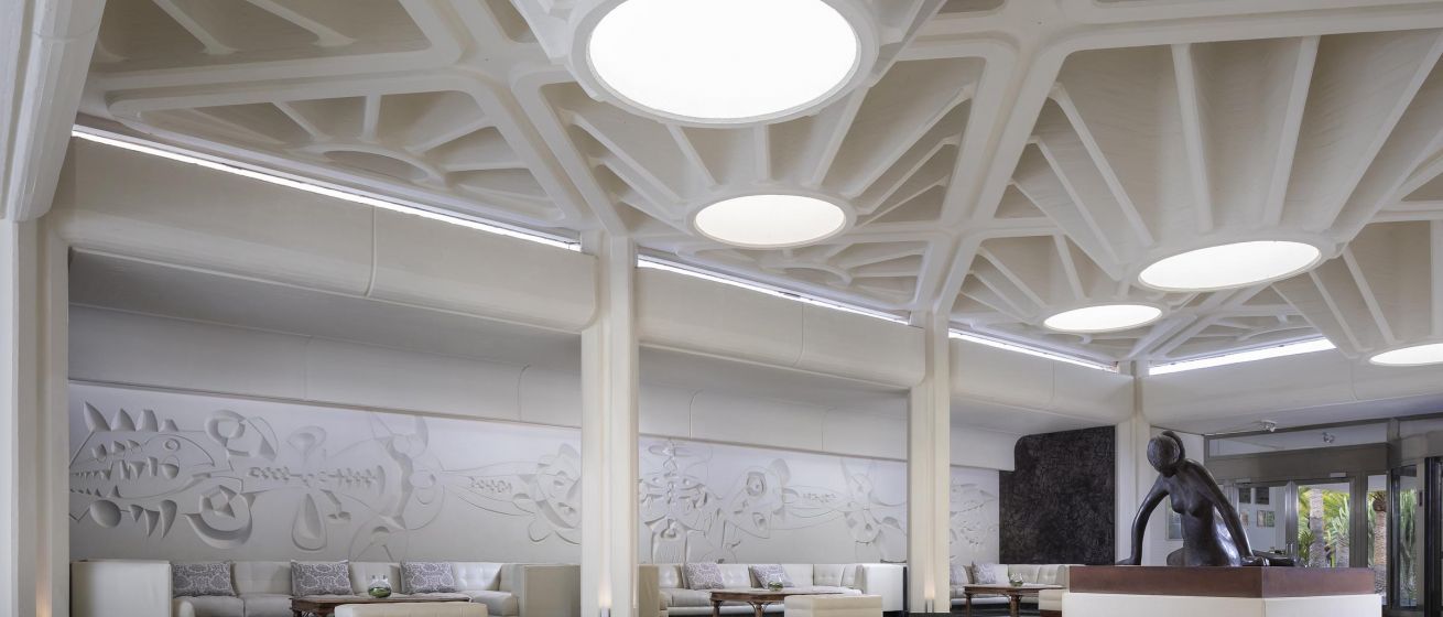 Melia Salinas, Lobby