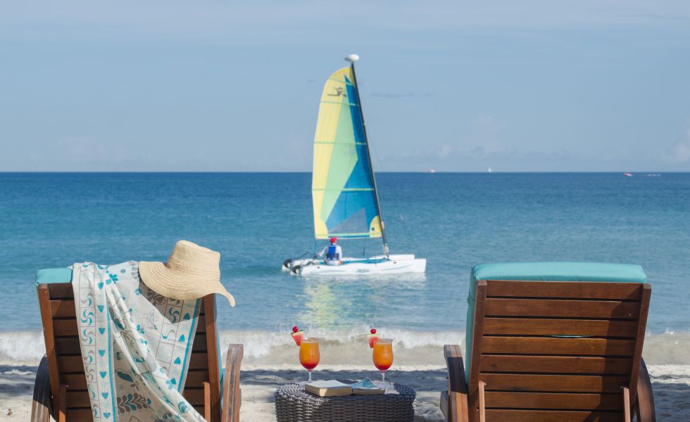 Mount Cinnamon Resort_Beach_Sunbeds_Windsurfer