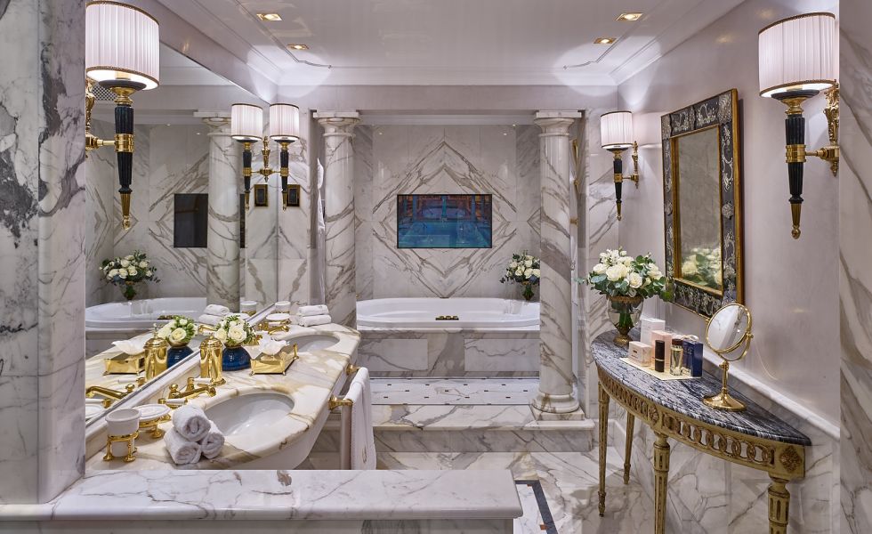 Rome Cavalieri, Petronius Suite Bathroom