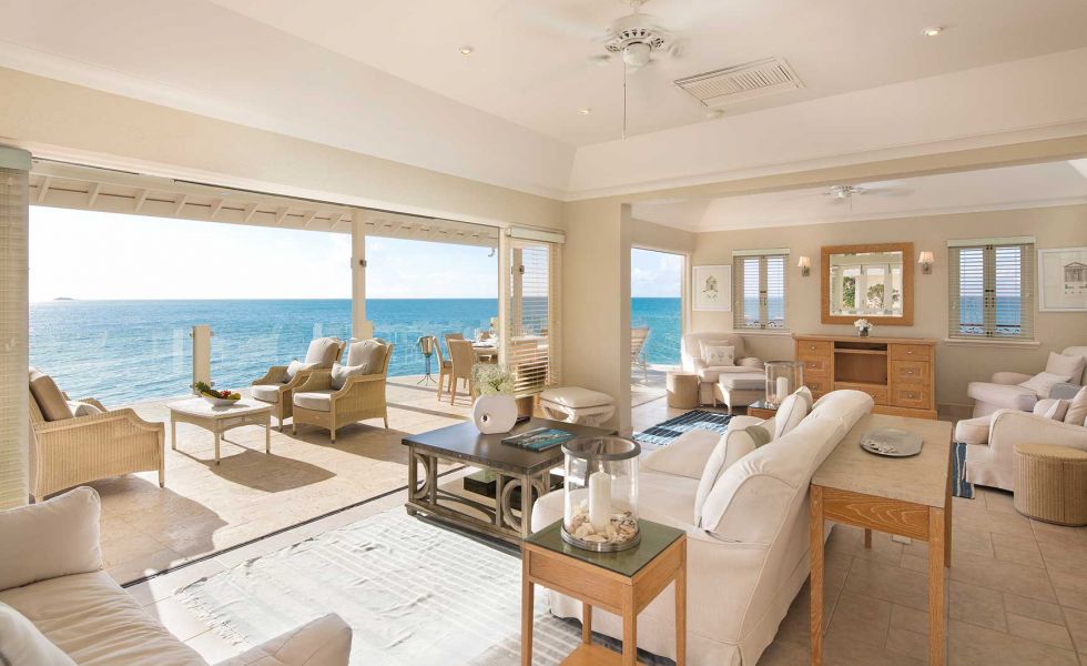 Blue Waters, Rock Living area