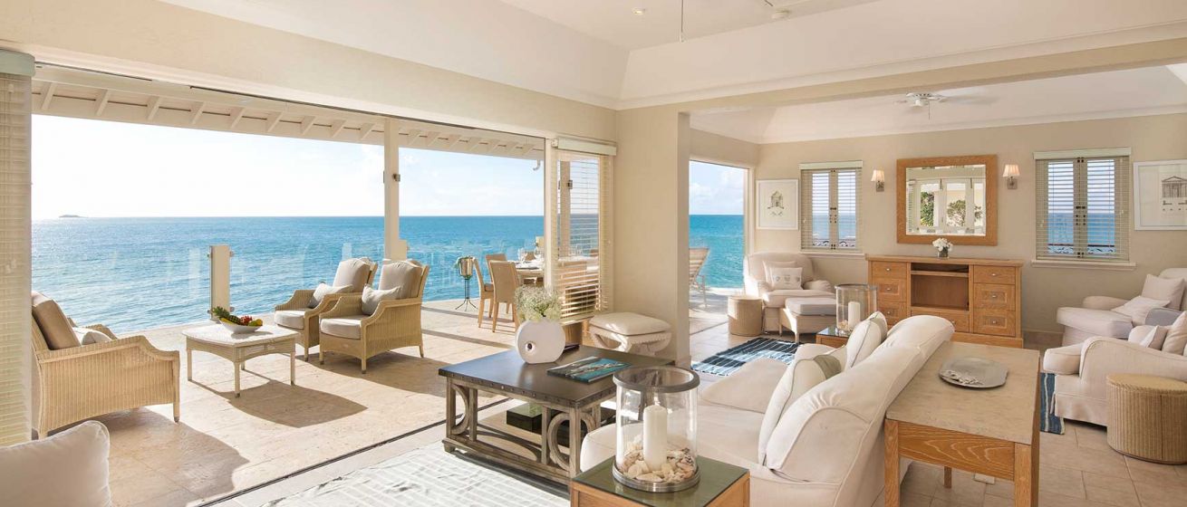 Blue Waters, Rock Living area