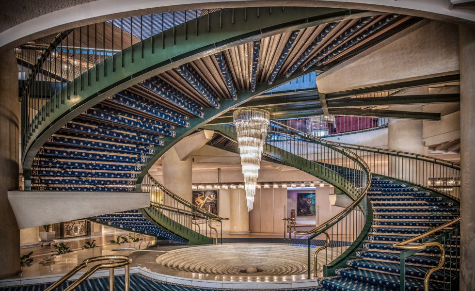 Rome Cavalieri, Staircase