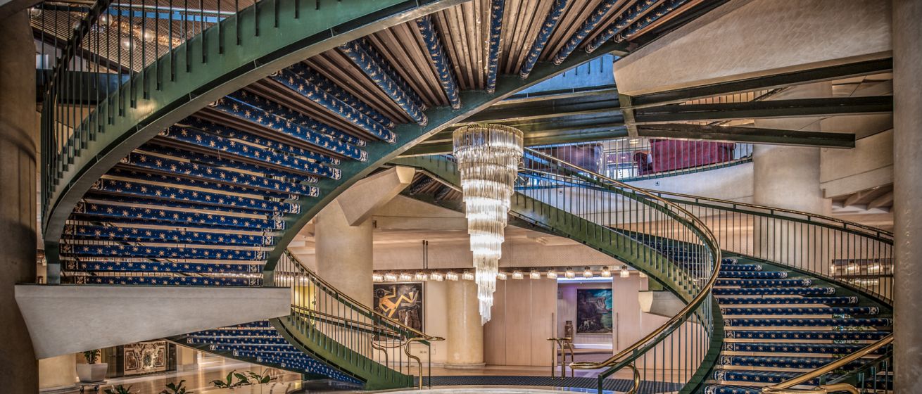 Rome Cavalieri, Staircase