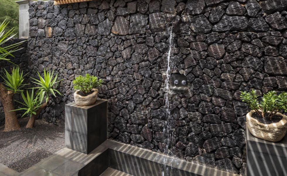 Melia Salinas, Villa Exterior Shower