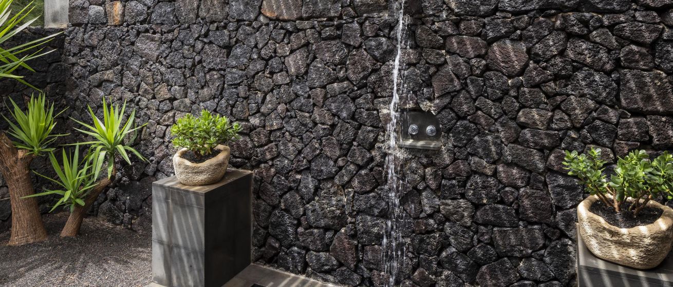 Melia Salinas, Villa Exterior Shower